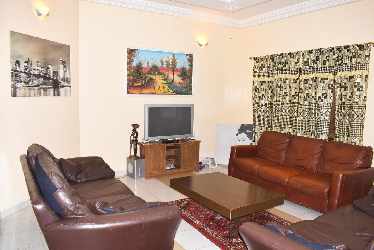 London Innn Gambia Brufut Kültér fotó